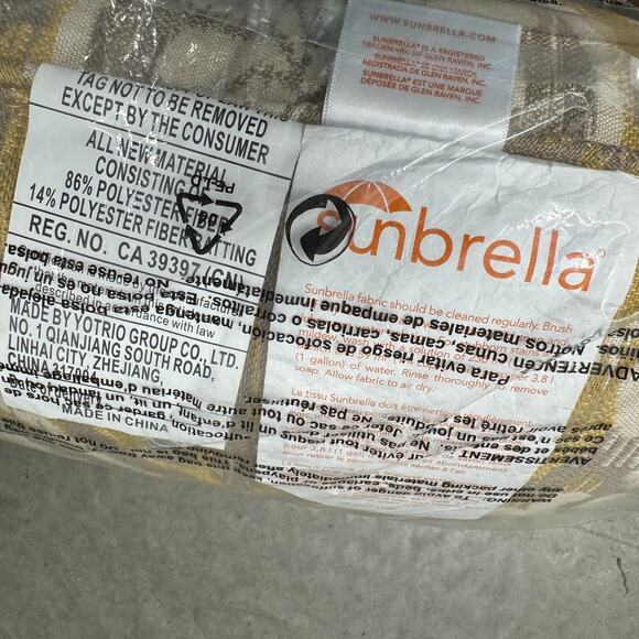 Outdoor Pillow Sunbrella Canvas Yellow NEW SEALED 17x17 Teardrop Design - Picture 5 of 6